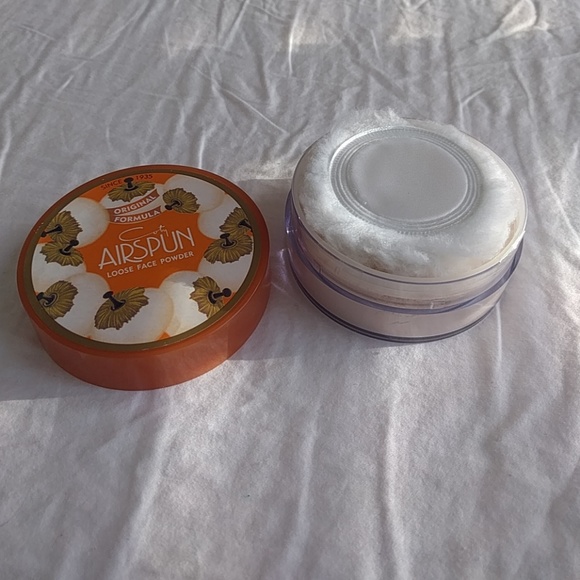 Coty Airspun Loose Powder - Naturally Neutral - Picture 2 of 4